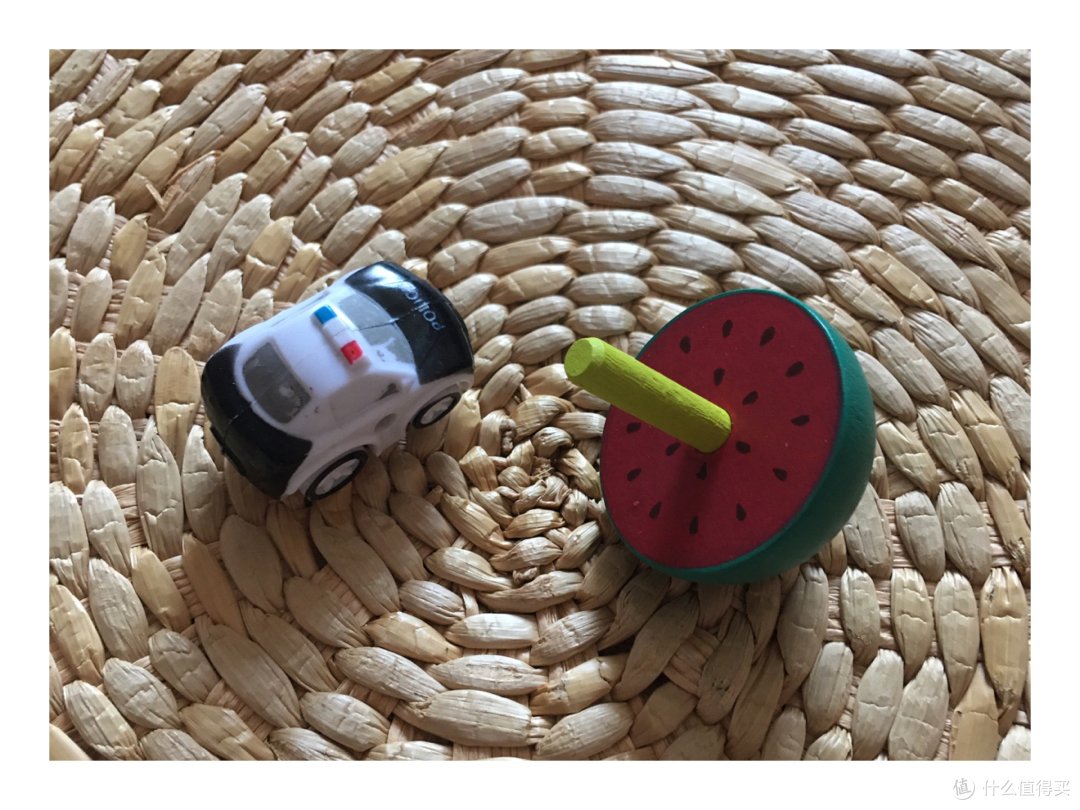 小小的一只陀螺