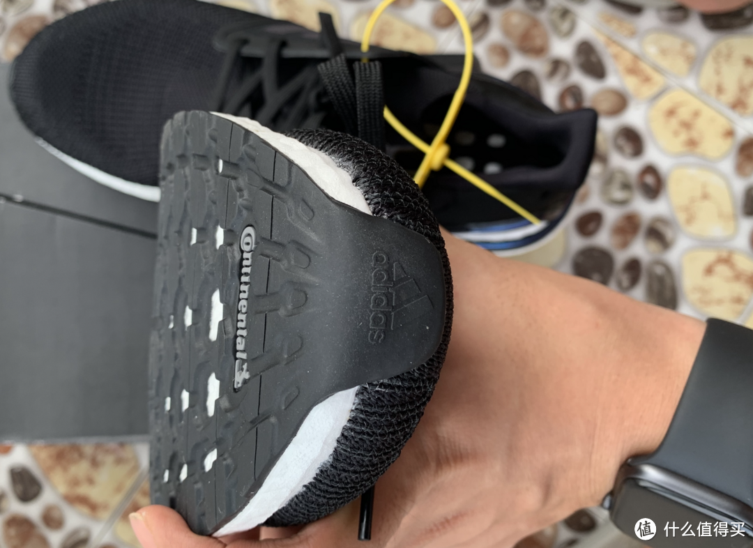 ultra boost 2020开箱，踩惯了nike气垫，换双爆米花试试