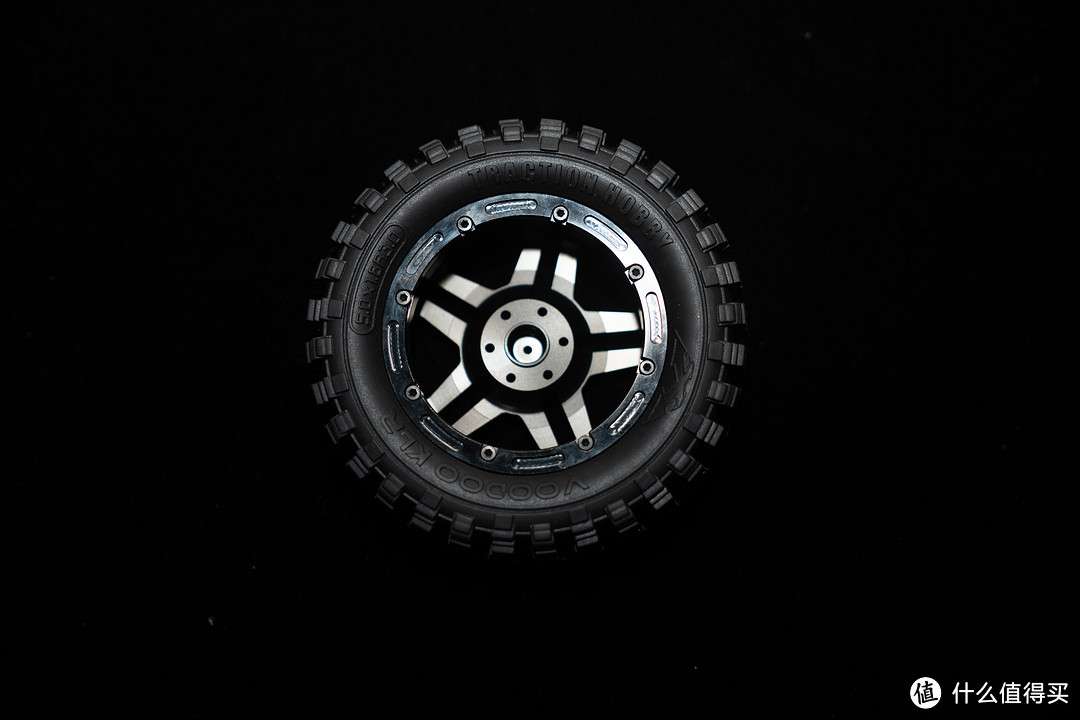 KM雷神 1/8 奔驰4x4² G500 双五幅轮毂+卡钳+巫毒胎升级改装——仿真更进一步