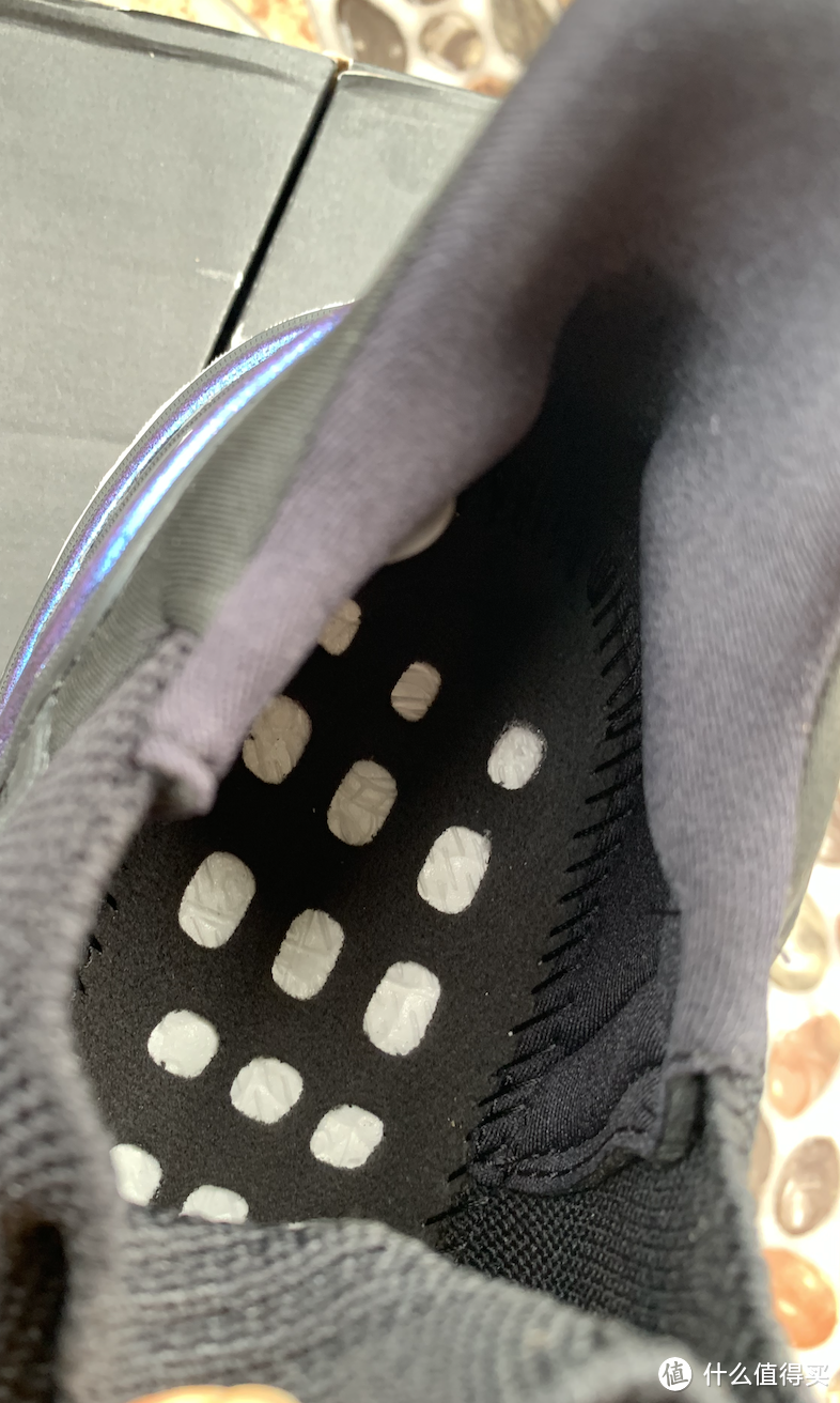 ultra boost 2020开箱，踩惯了nike气垫，换双爆米花试试