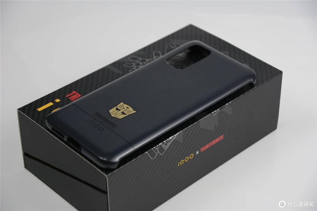 iQOO 3变形金刚限量版，手感一流，要的就是这个范儿