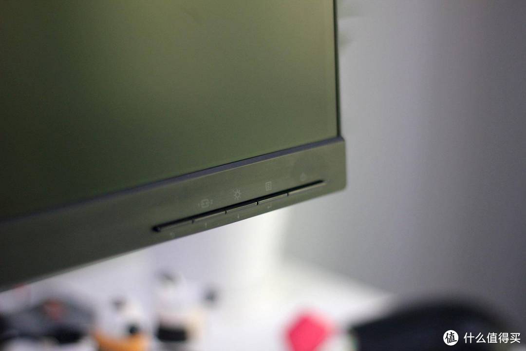 “大”音希声，“大”象无形 - 略显小众的联想ThinkVision T32p-20 4K显示器