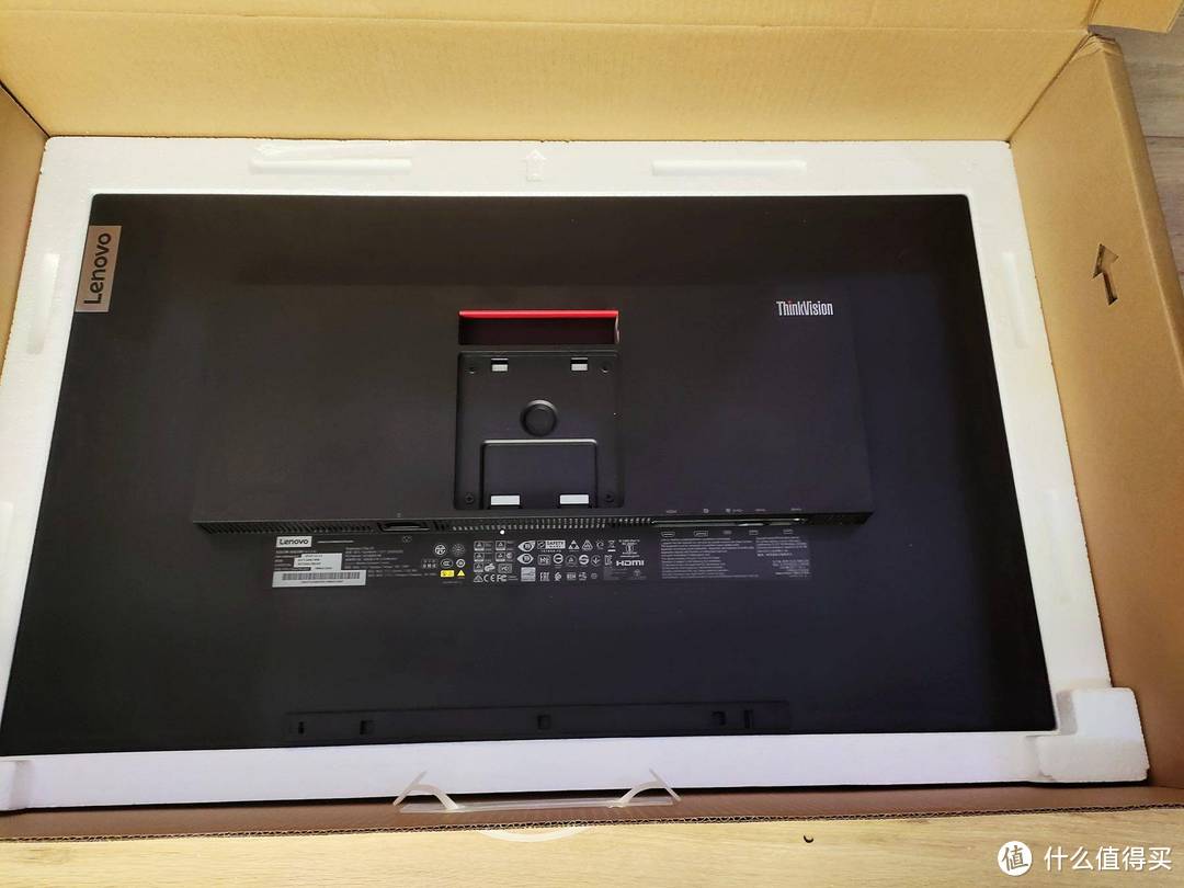 “大”音希声，“大”象无形 - 略显小众的联想ThinkVision T32p-20 4K显示器