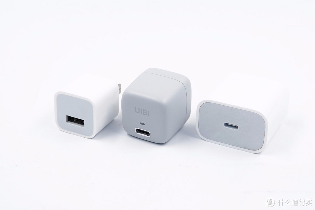 什么是小冰块?UIBI柚比 18W PD充电器评测