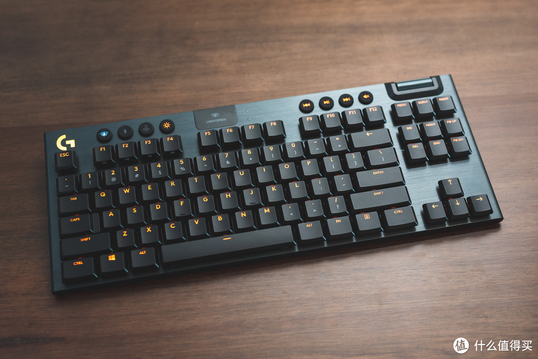真是一把又贵又好用的无线机械键盘：罗技G913TKL 