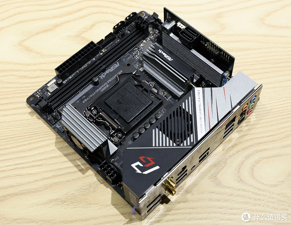 华擎 Z490 Phantom Gaming-ITX/TB3 外观③