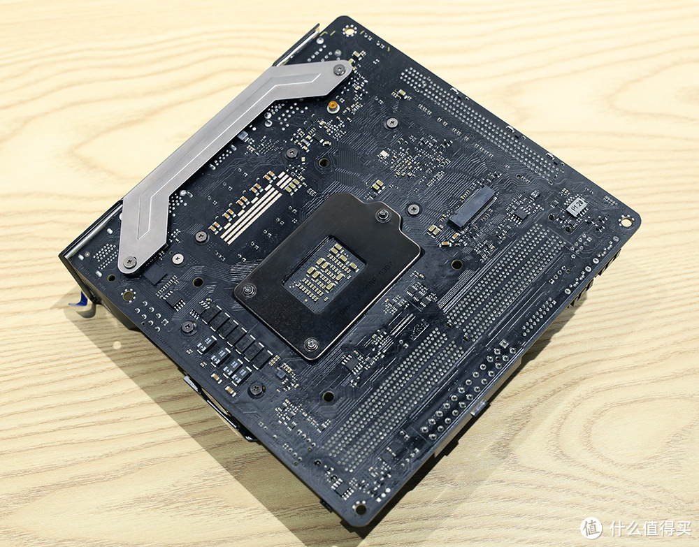 华擎 Z490 Phantom Gaming-ITX/TB3 外观⑤