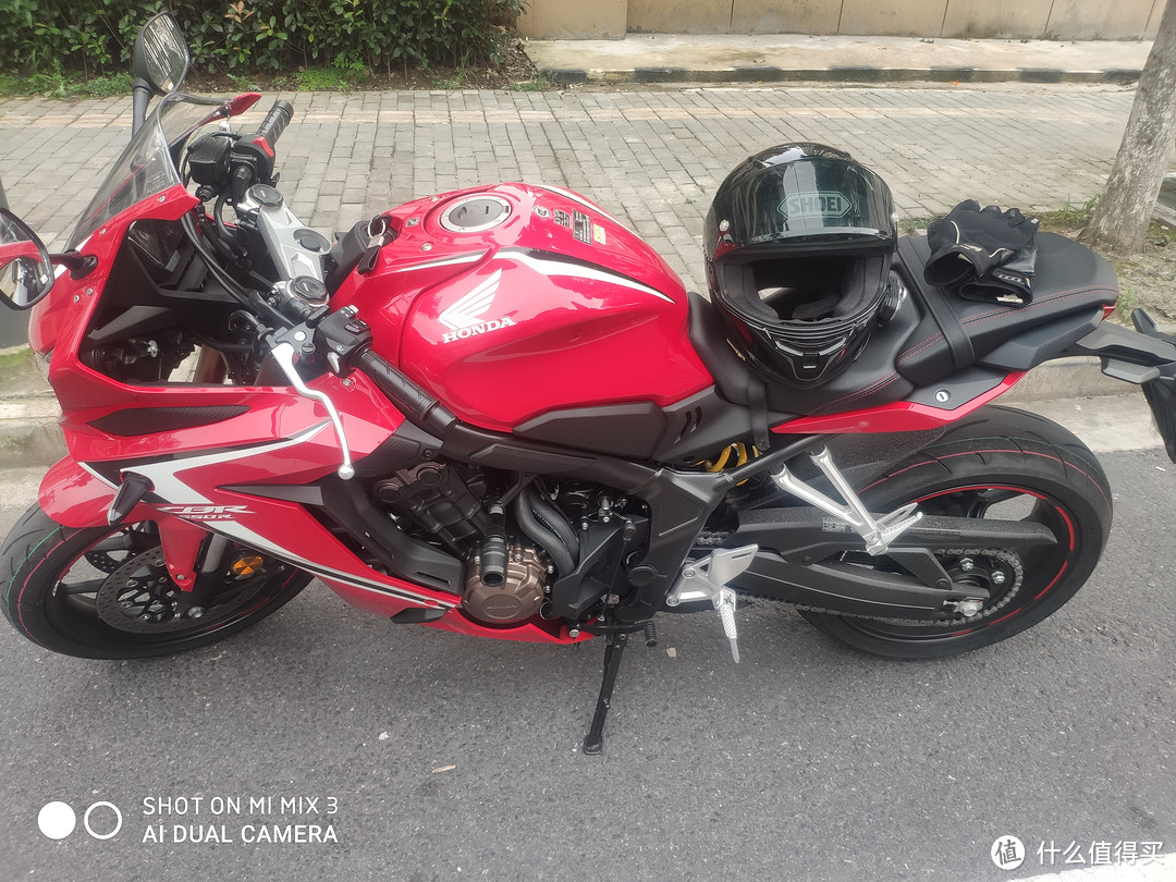 一个中年人的四缸梦想。本田CBR650R！