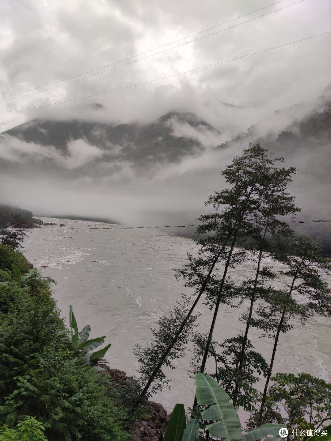 雨雾缥缈的雅江，实景比照片更有气势，更好看