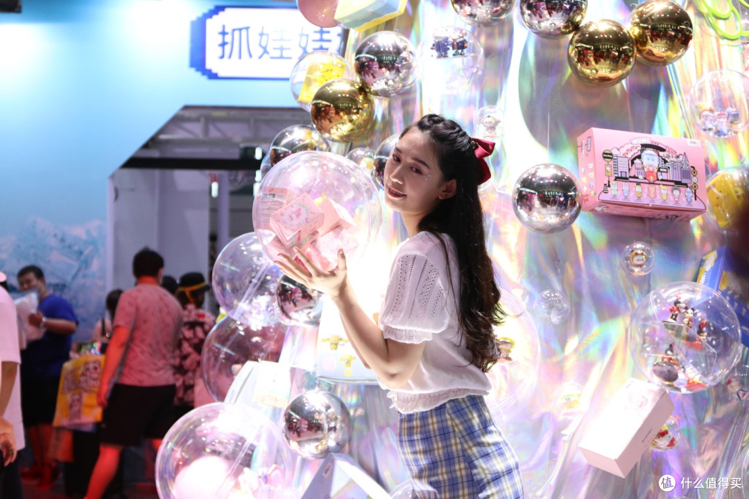 来吧,全是ChinaJoy中的showgirl小姐姐,不带一丝水分