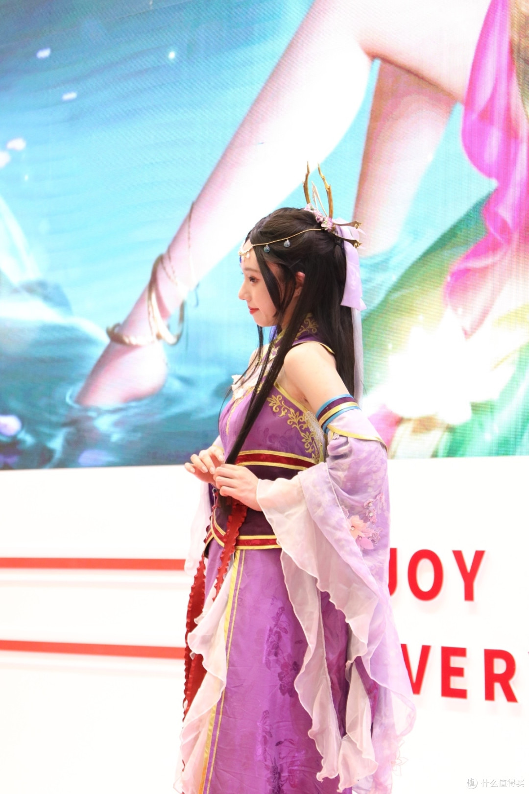 来吧,全是ChinaJoy中的showgirl小姐姐,不带一丝水分