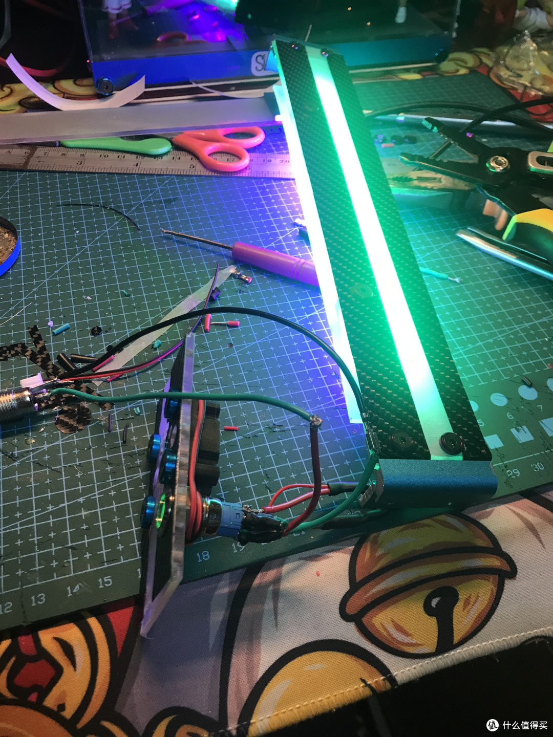 DIY桌面完结篇 —— 系统监控 + 氛围灯 + 歌词器