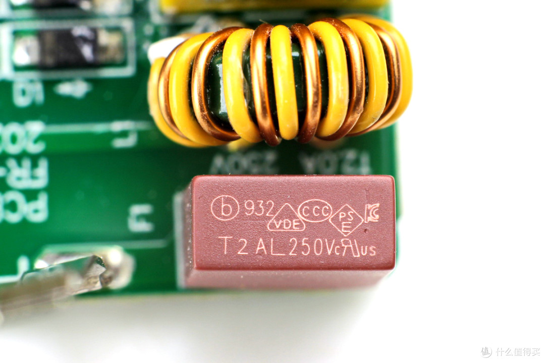拆解报告:ROMOSS罗马仕65W USB PD氮化镓充电器AC65C