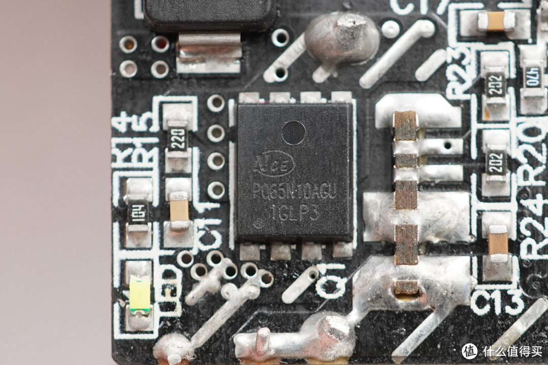 拆解报告：Baseus倍思45W 1A1C氮化镓充电器