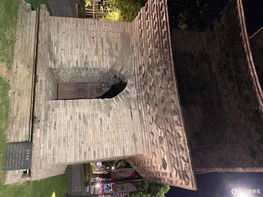 北京亦有一座,博物馆后更新为天宁寺西塔,东塔已无踪