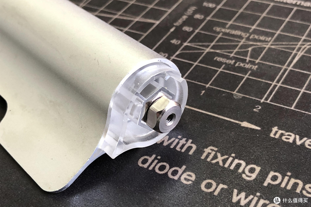 也许这是全网第一篇把樱桃MX8.0键盘彻底拆解的文章