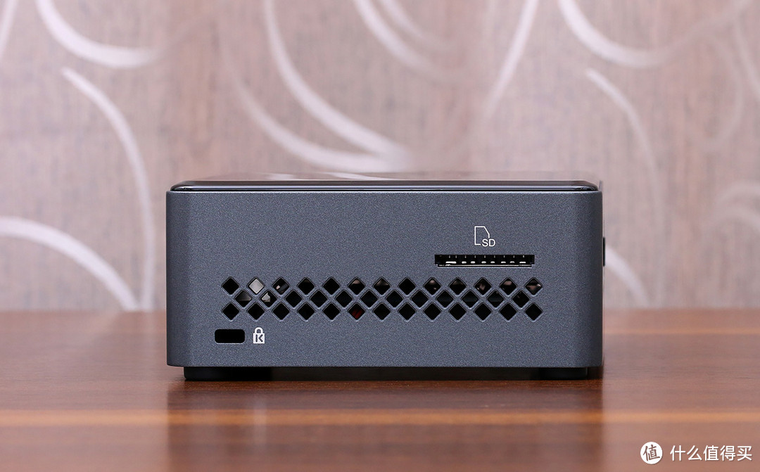 不到一千元的迷你电脑好用吗？Intel NUC7CJYH 上手玩