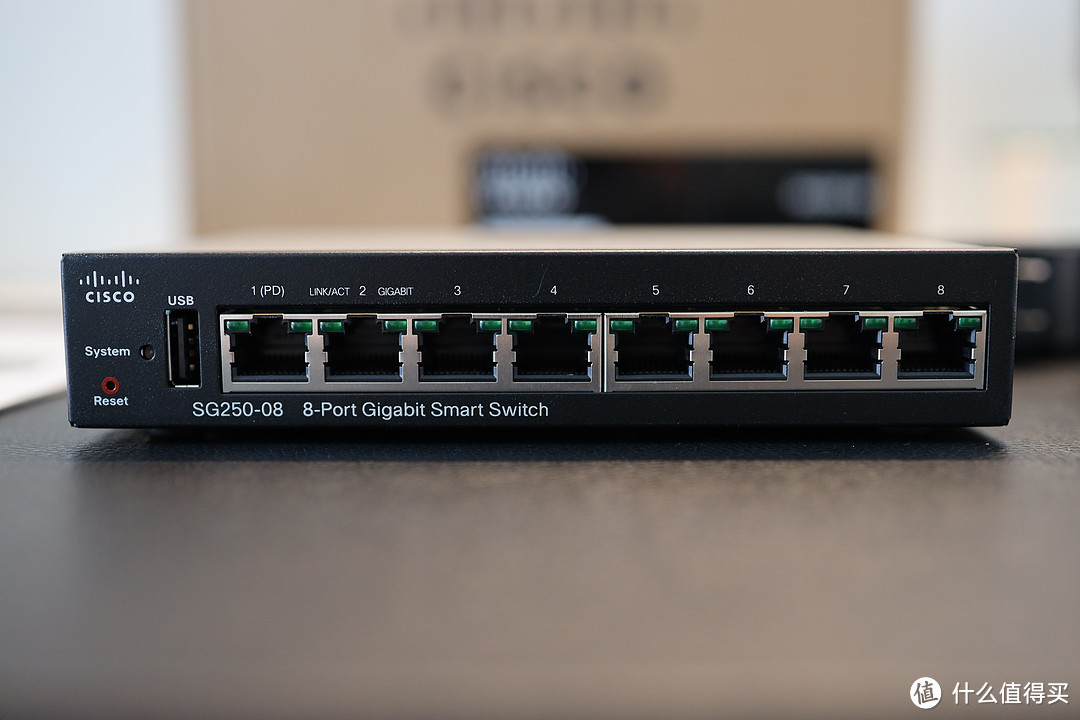 8个rj45网络接口,做工非常精致