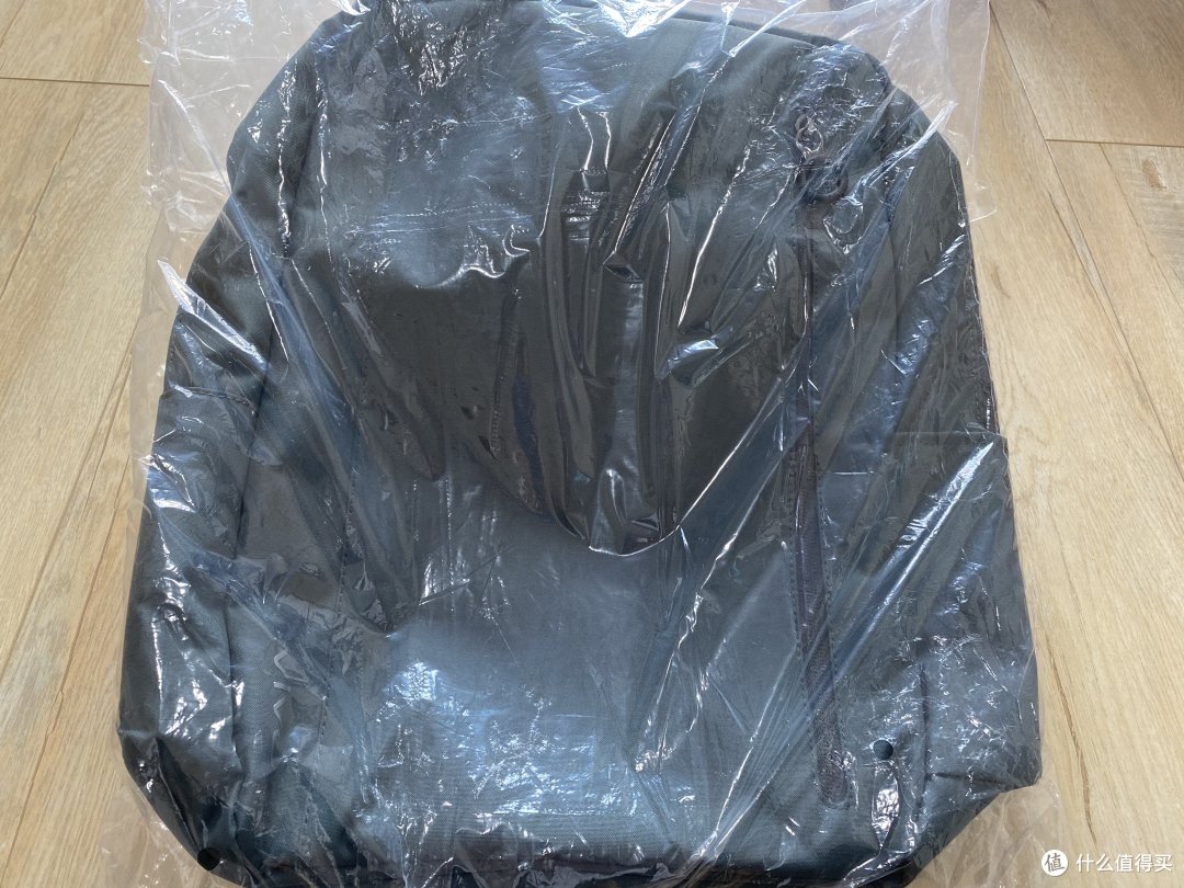 学生购机赠送的双肩包