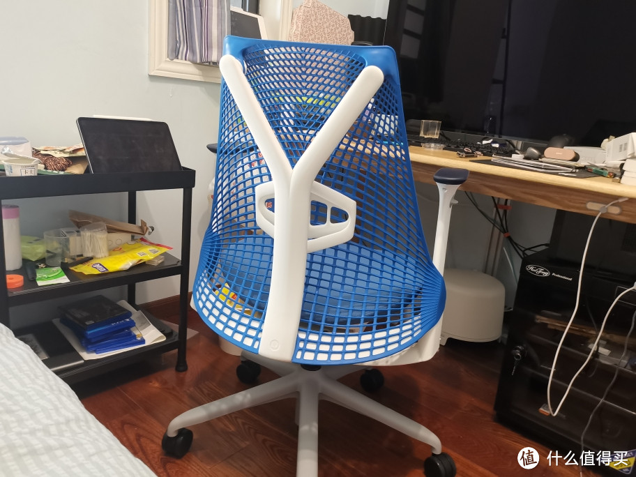 SAYL，年轻人的第一把Herman Miller