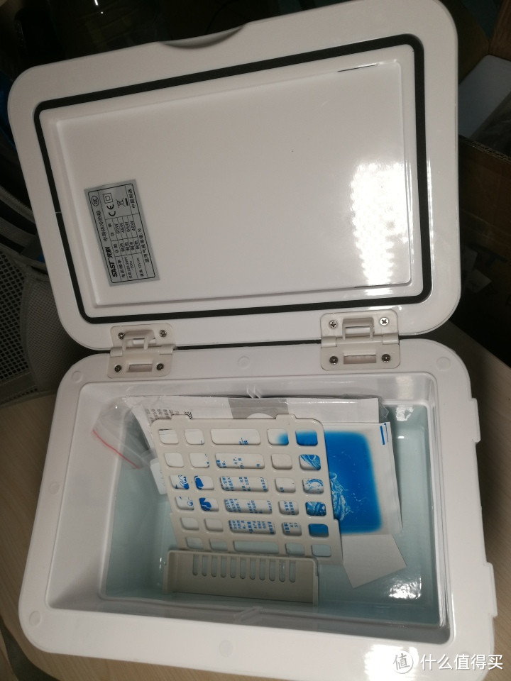 先科PD-8车载冷热冰箱开箱测评