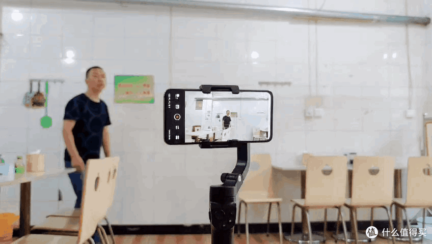 Pocket2三轴云台稳定器评测,一键变焦+手势控制,新人秒变大师