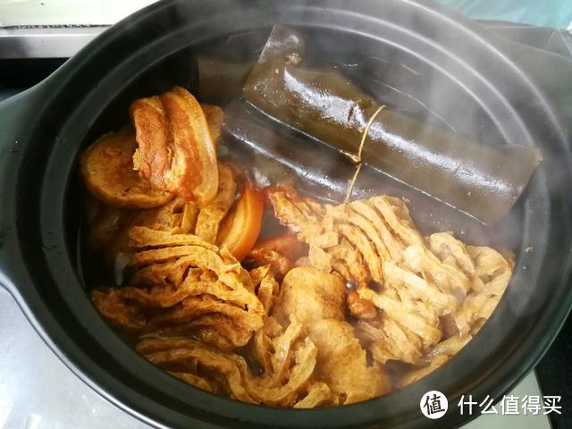 排队都得吃的把子肉，酱香浓郁，肥而不腻，吃米饭一定要加汤汁