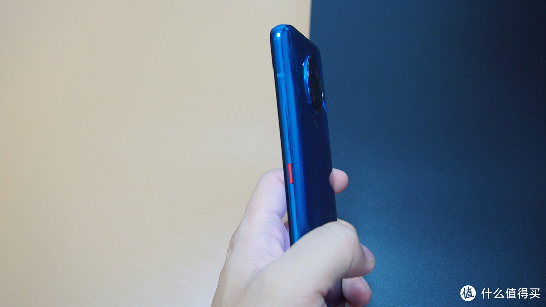 安相宇评测：红米K30pro再上手，颜值酷炫且性能够狂的一款手机