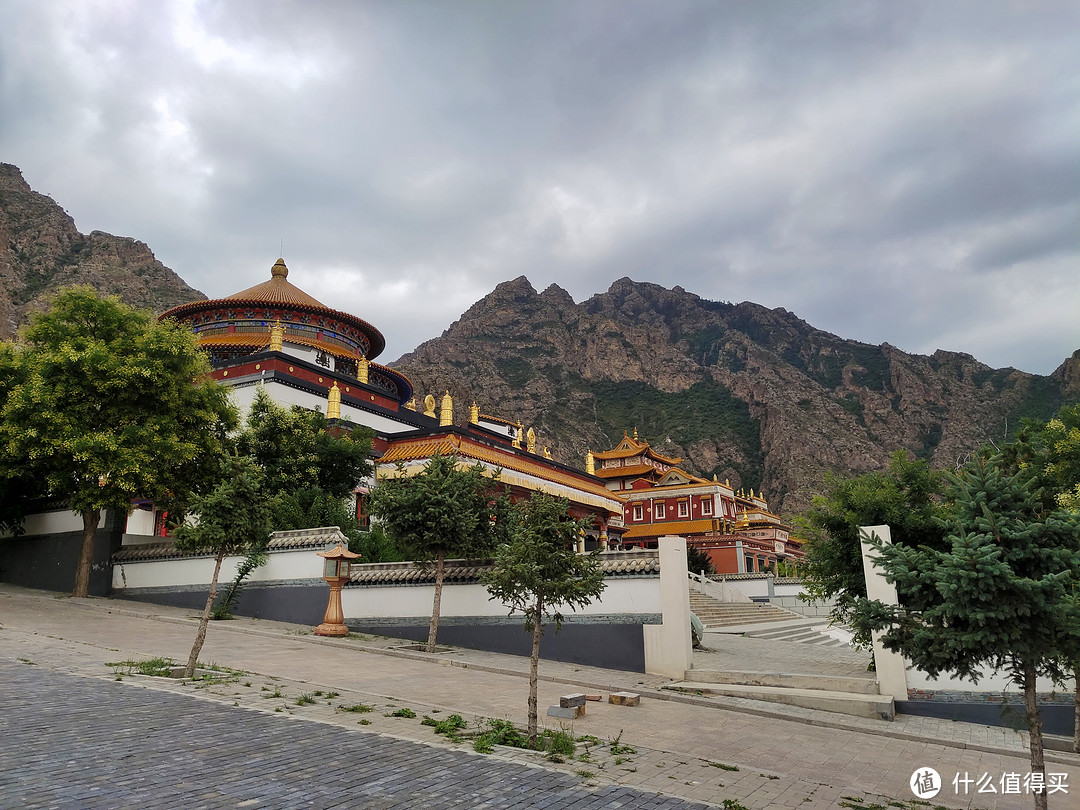 主体寺庙建筑，因为我们主要来爬山，就没进去。