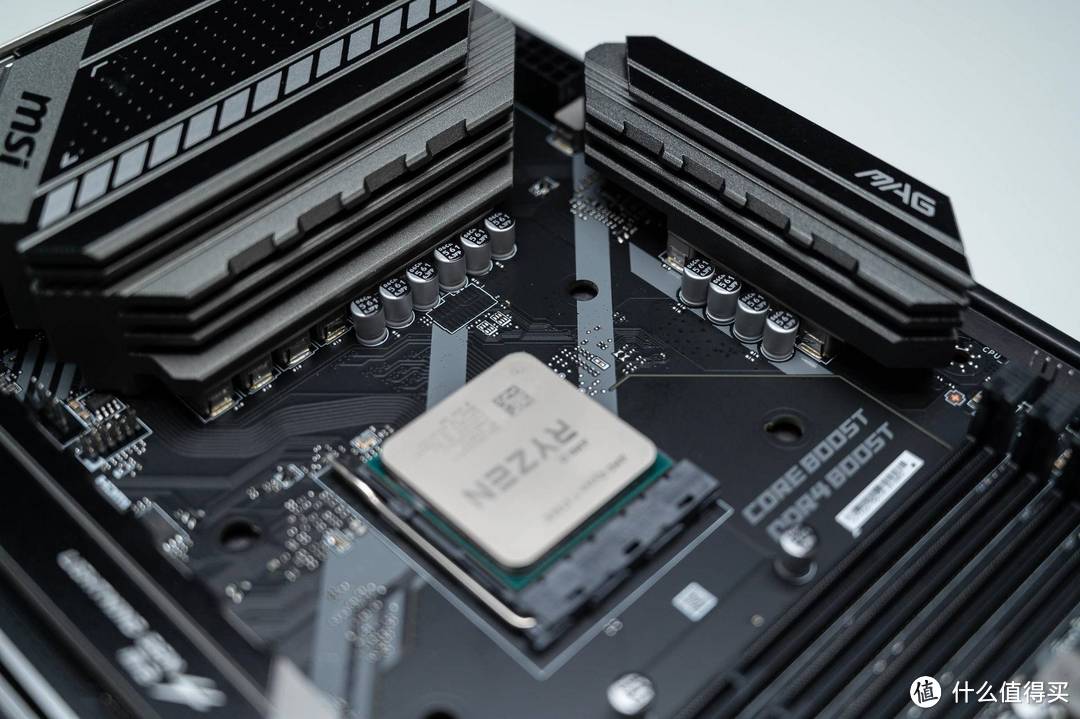 B550超强兼容性PCIe 4.0战未来，这才是高性价比的选择