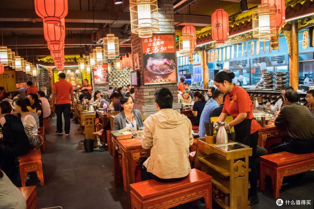 整体店面不是太大,难怪排队那么难等,不过也不算太拥挤。