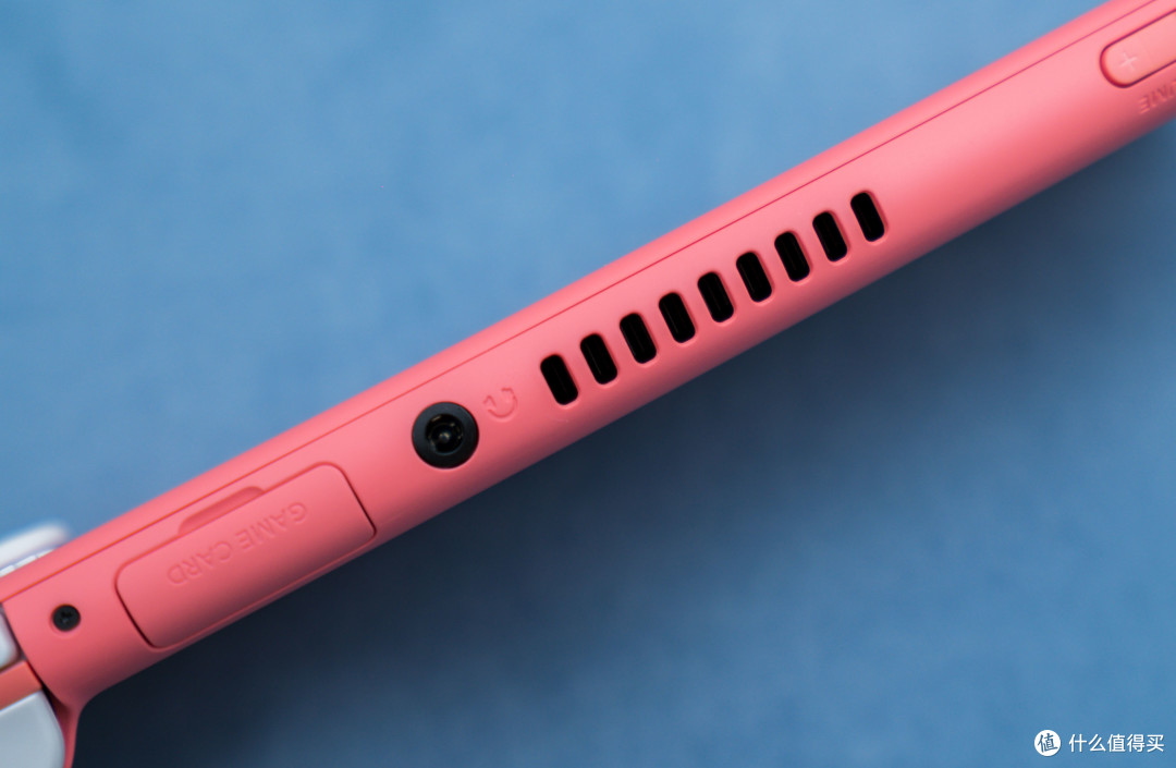 三年前她送我 Switch，今天我送她 Switch lite，这波不亏