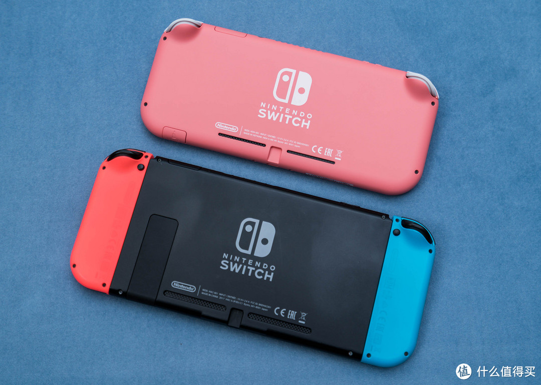 三年前她送我 Switch，今天我送她 Switch lite，这波不亏