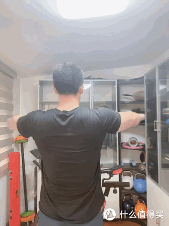 纯干货分享|男士肩膀练宽3大必备技能一文说清,内附正确运动指导