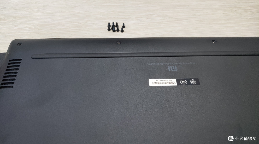 小米笔记本Ruby 15.6"为何更换2.5吋固态硬盘?