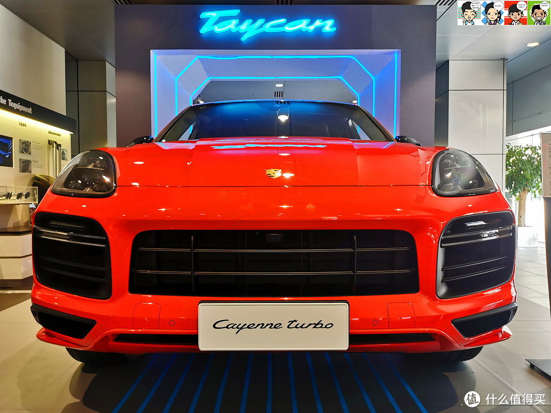最新款的Taycan电动车已经开出去试驾了，这是一辆2019款 Cayenne Turbo Coupe，为什么我知道是顶配？因为听说保时捷的字母越多就越贵。。。。。。