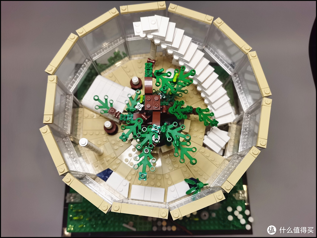 2013年神仙设计a tree in the house,积木化,艺术与积木的结合!
