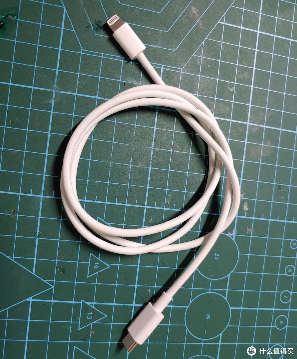 成品数据线,原则上比苹果原装的阻抗更小