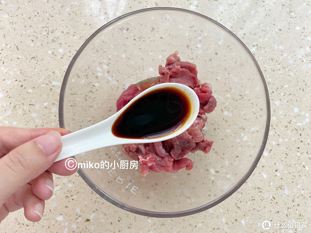 为什么你炒的牛肉又硬又柴?掌握3个小技巧,牛肉嫩滑又入味