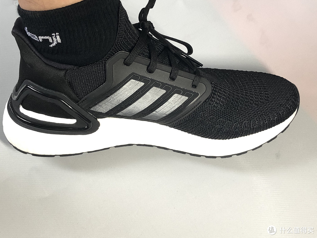 拼多多499元的阿迪达斯 ULTRABOOST20 开箱分享