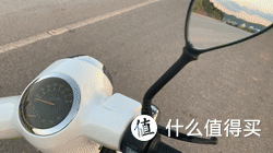 gif图很看不出来,总之车头共振很明显。