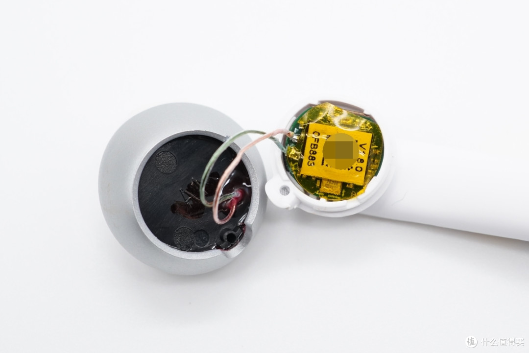 拆解报告:JBL TUNE 225 真无线蓝牙耳机