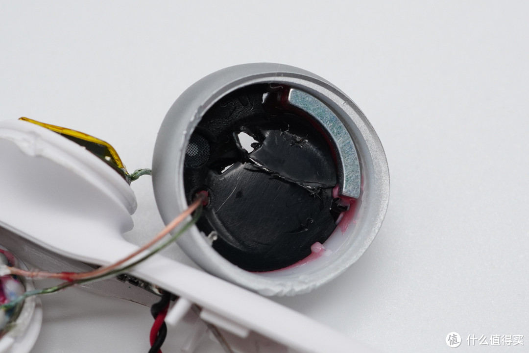 拆解报告:JBL TUNE 225 真无线蓝牙耳机