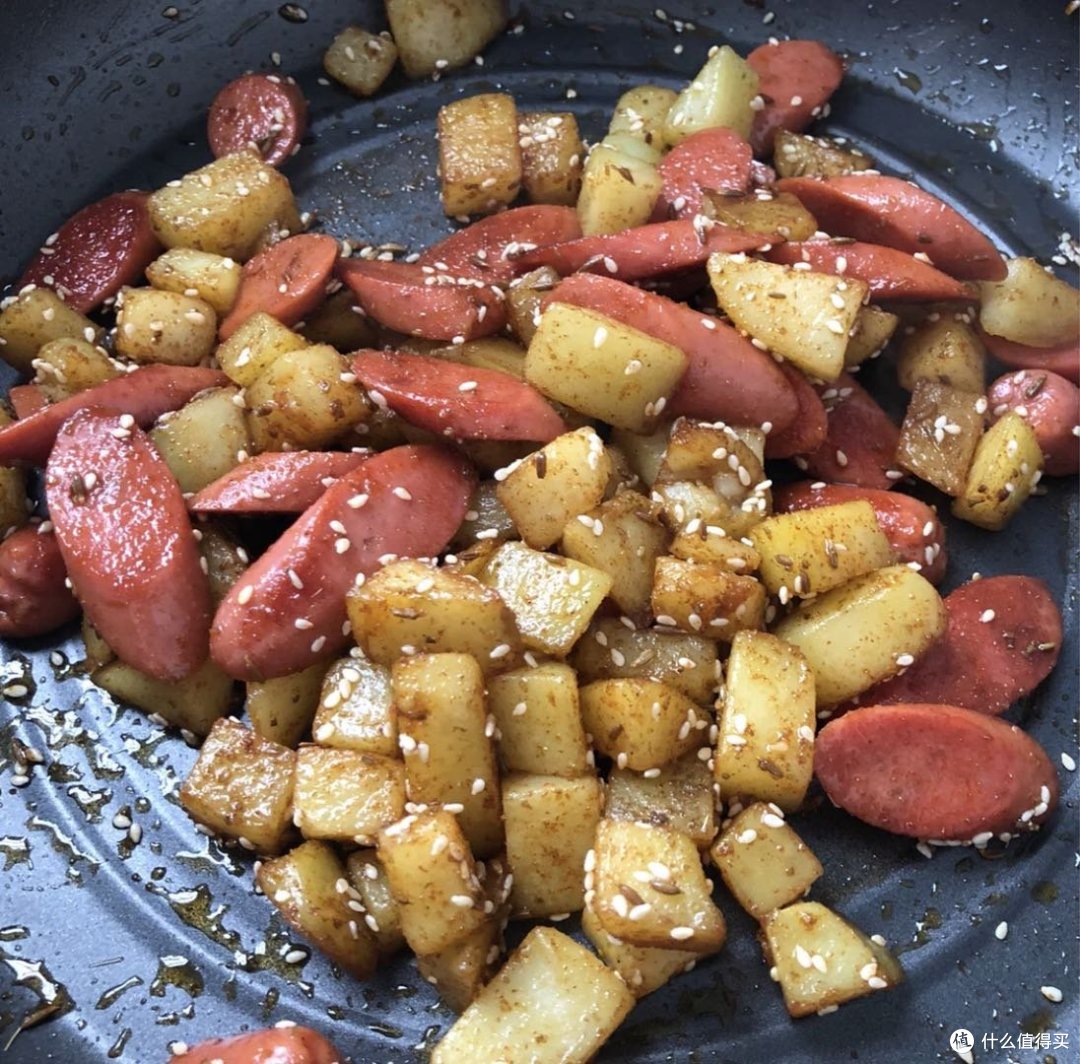 香辣过瘾的孜然土豆火腿——无需烟熏火燎的自制烧烤菜
