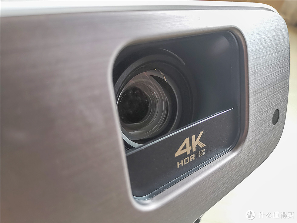 100寸4K带HDR+5.1的客厅家庭影院改造组建方案