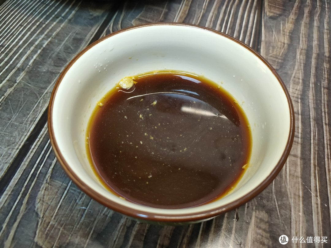 豆角和茄子是绝配，家里要常吃，咸鲜回甜，好吃到汤汁不剩