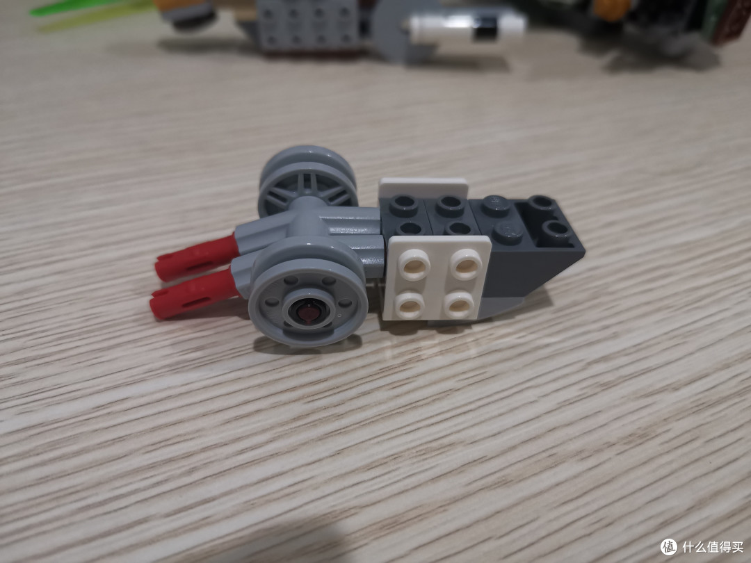 LEGO 幻影忍者系列 70676 劳埃德的泰坦机甲 评测