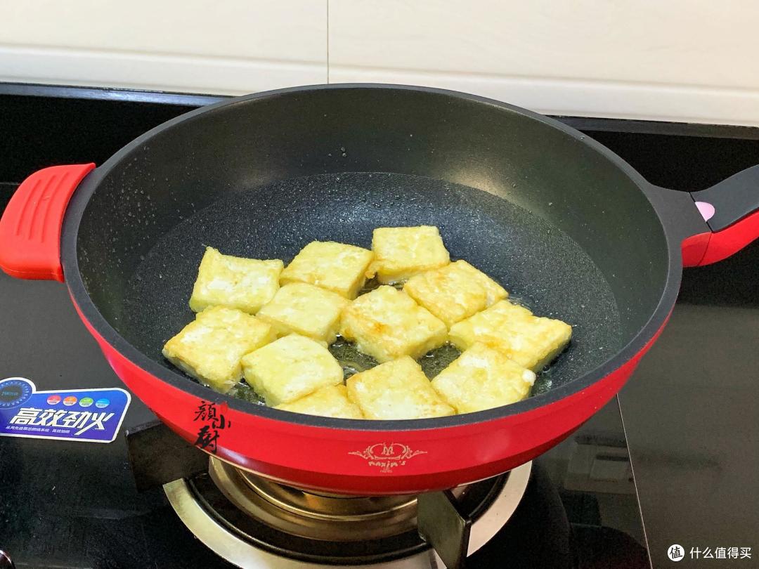 豆腐别再炖着吃了,换个新吃法,外脆里嫩又营养,我家一周吃3次
