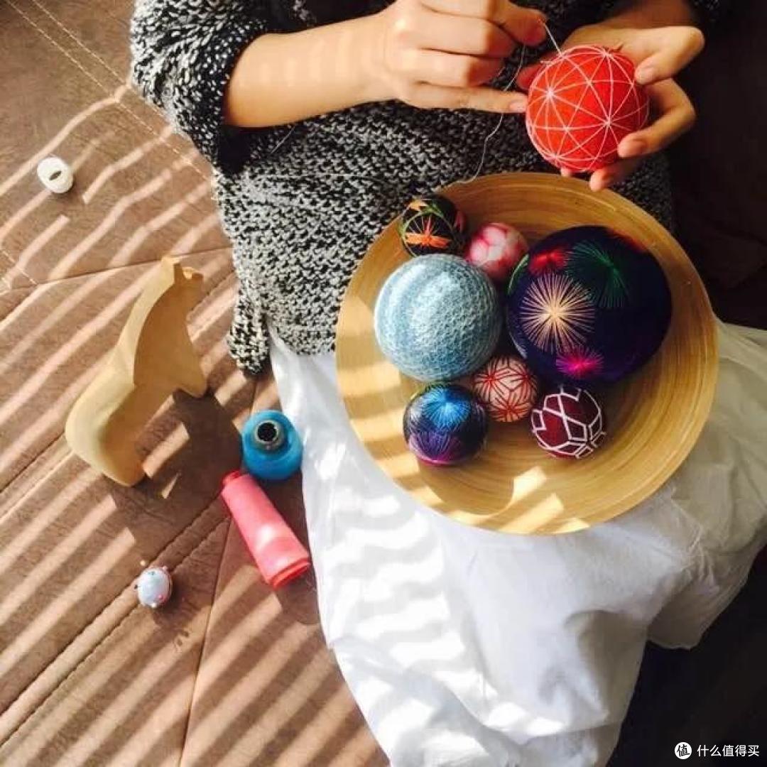 惊艳!“球上刺绣”你见过吗?她在球上绣出二十四节气,无数粉丝为之打call