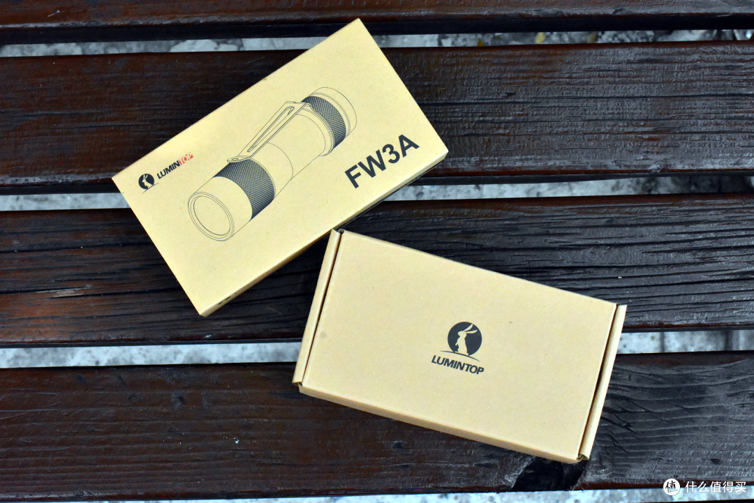 Lumintop 雷明兔fw3a 手电夜光版本把玩感受